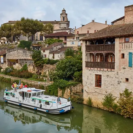Penichettes Itinerantes Sans Permis - Locaboat Bateau-hôtel