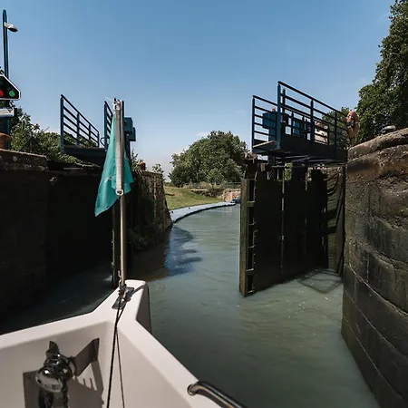 Penichettes Itinerantes Sans Permis - Locaboat Bateau-hôtel *