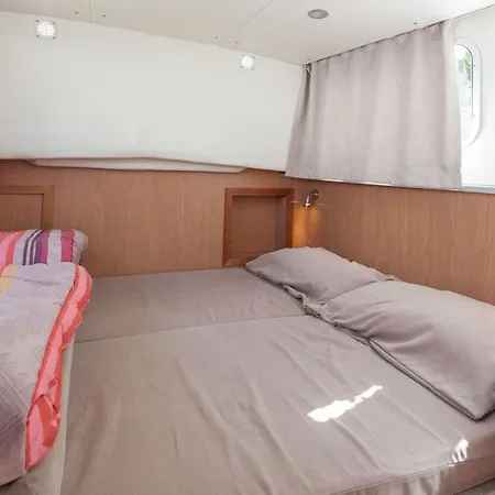 Penichettes Itinerantes Sans Permis - Locaboat Lattes